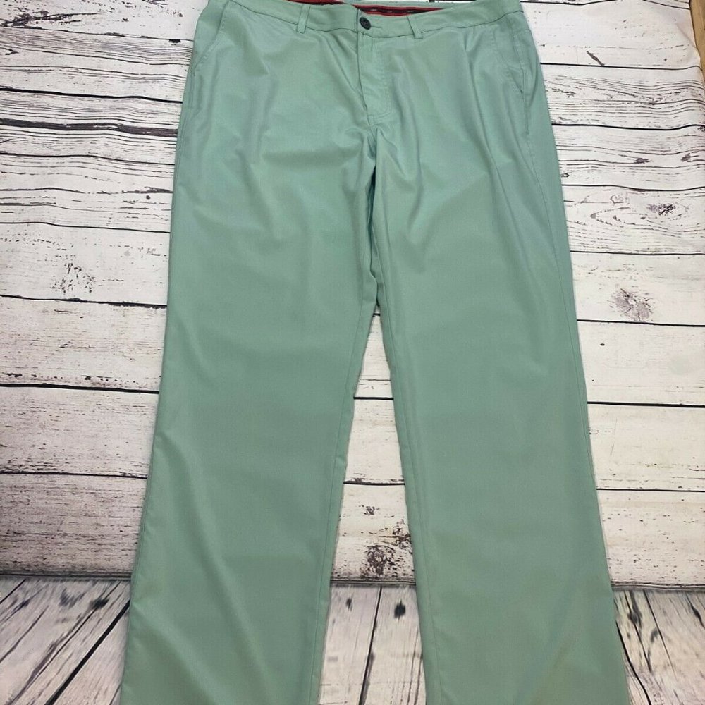 Men’s Short Par 4 Pants size 36 x 34 Light green g
